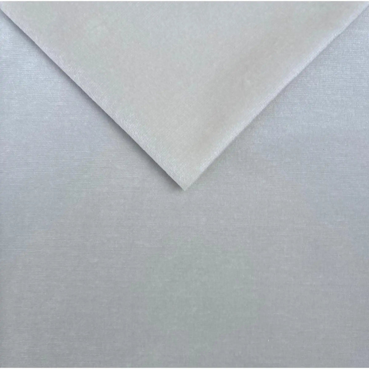 Pat ROMANCE 160x200, stofa catifelata crem - Luna 01, cu somiera si spatiu depozitare