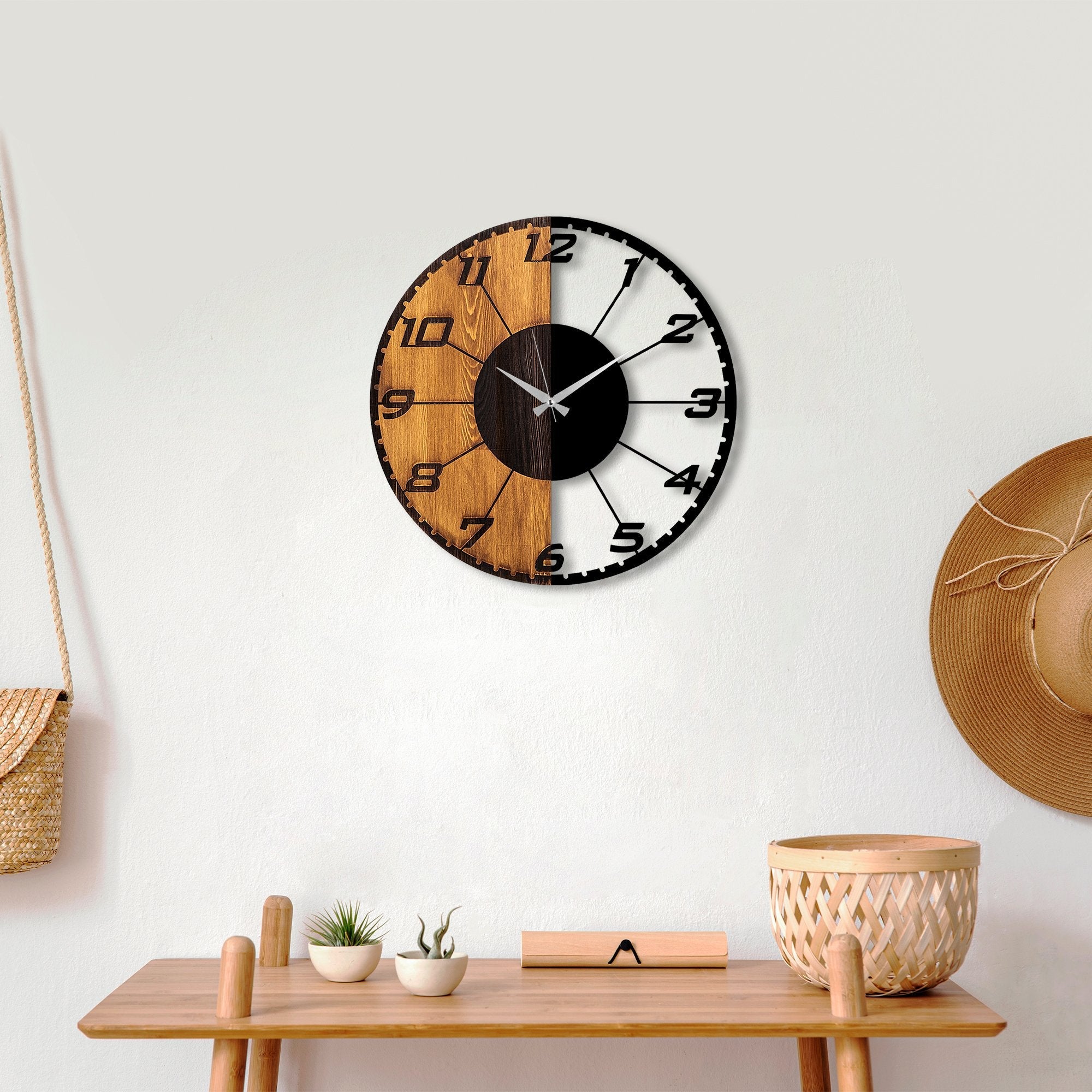 Ceas decorativ din lemn de perete, Linear, Nuc / Negru