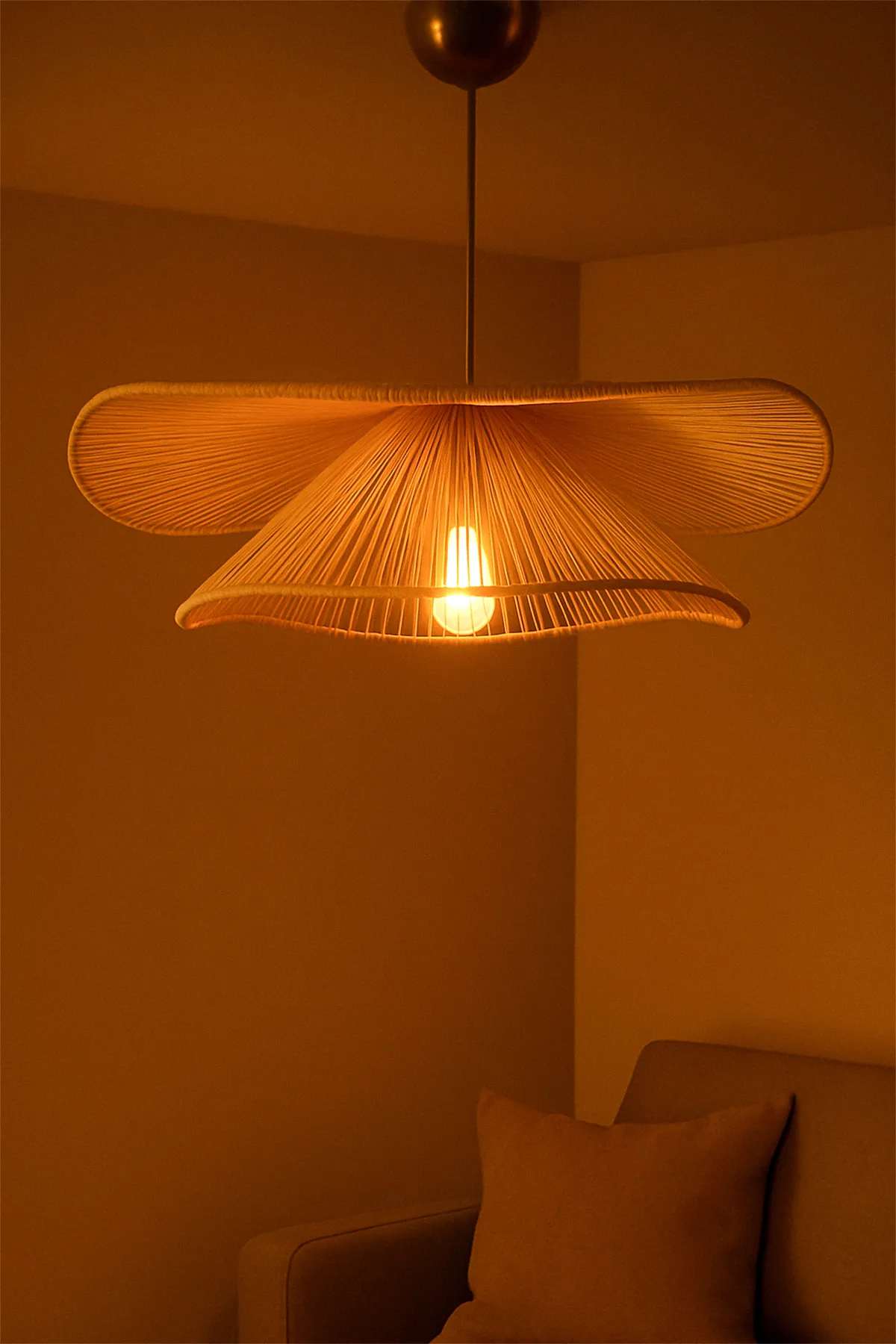 Candelabru, Duvela, Crem
