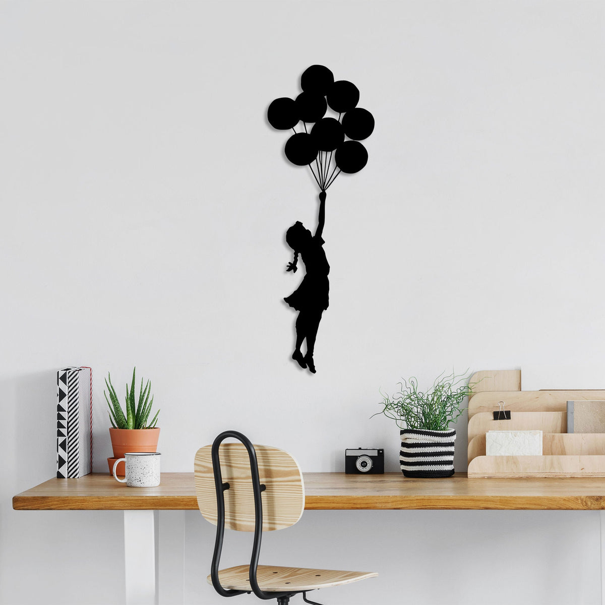 Accesoriu decorativ metalic de perete, Banksy - 12, Negru