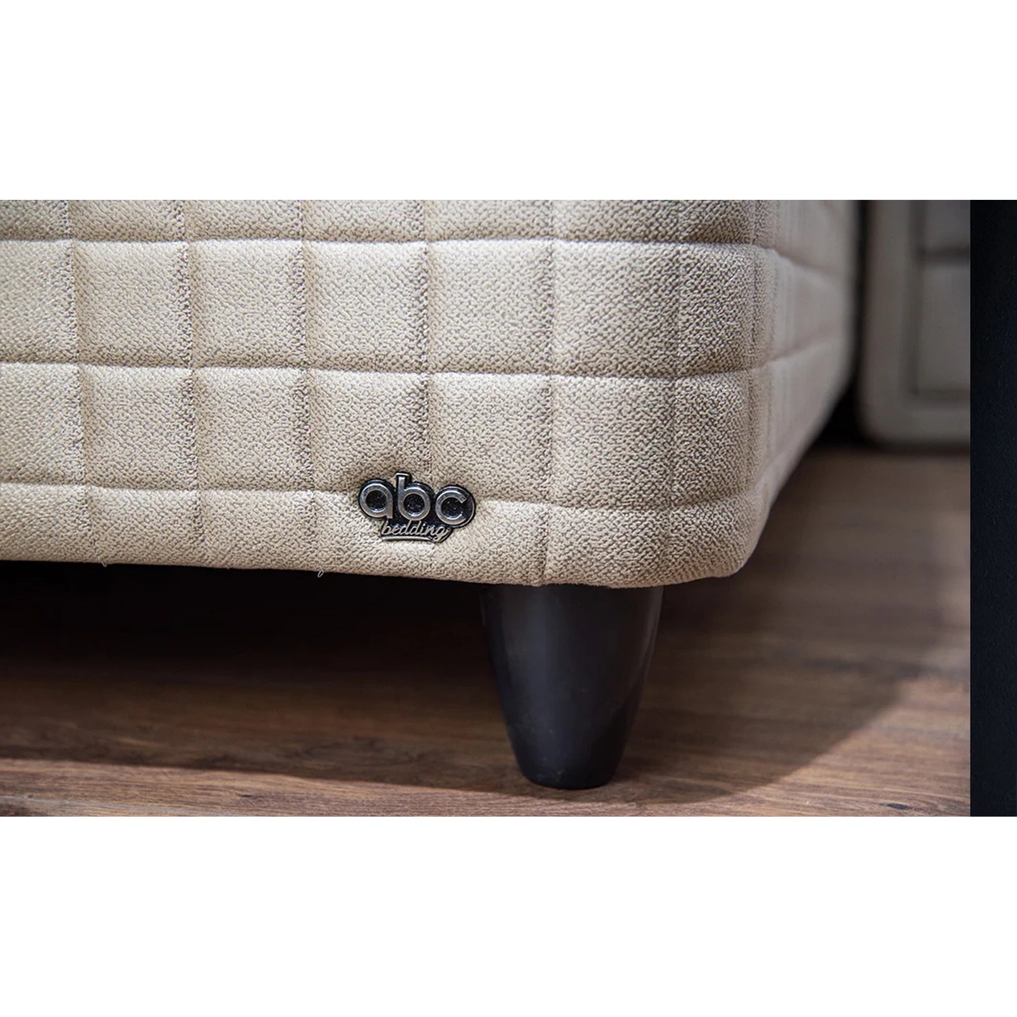 Pat cu spatar tapitat BIO LIFE 160x200, bej, stofa/PAL/metal, cu somiera, lada pentru depozitare si port USB