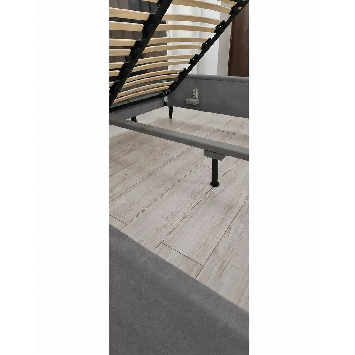 Pat NAOMI SR 180x200, stofa catifelata gri - Palladium 16, somiera metalica si sistem de reglare