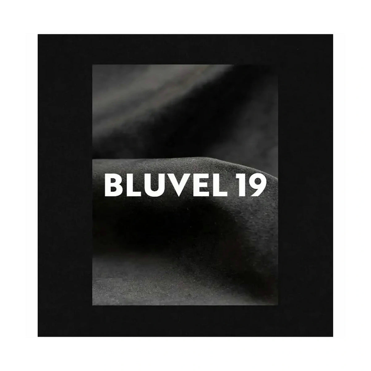 Canapea TM-3, stofa catifelata negru - Bluvel 19, 160x60x76 cm