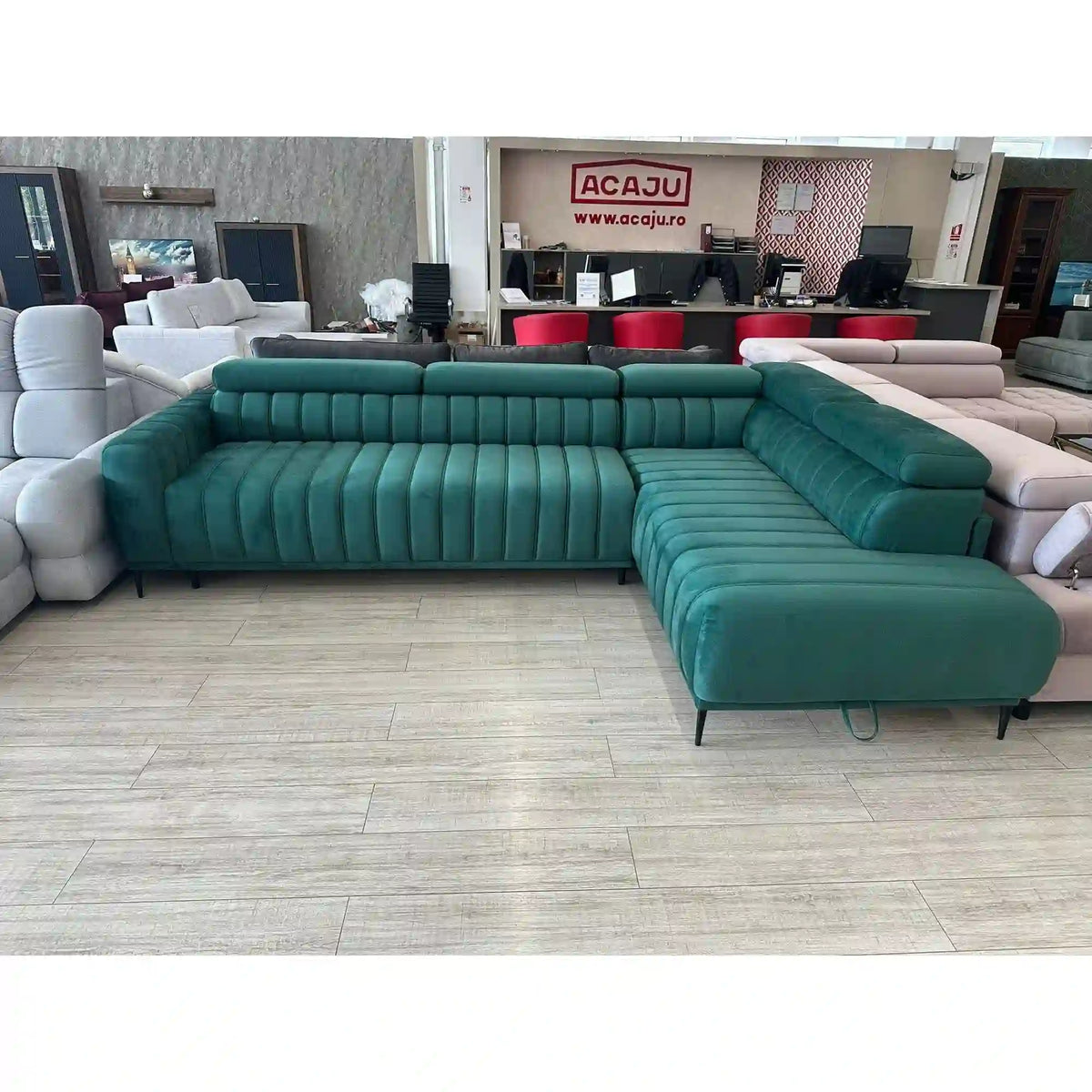 Coltar extensibil GANDI 160, personalizabil material gama Oferta Avantaj, cu lada depozitare si tetiere reglabile, 301x204x99 cm
