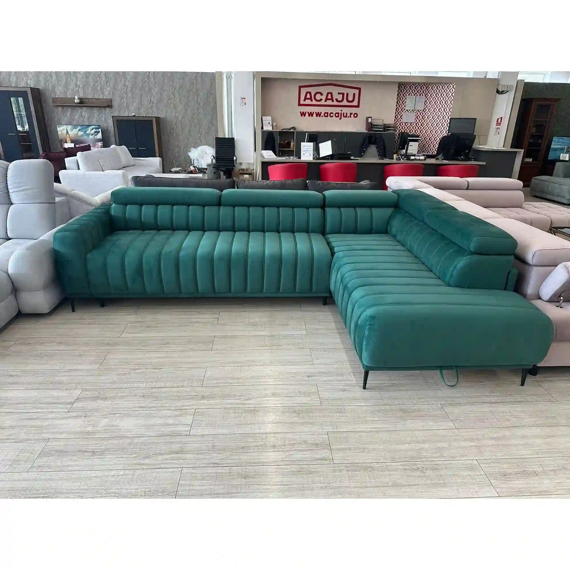 Coltar extensibil GANDI 160, personalizabil material gama Oferta Avantaj, cu lada depozitare si tetiere reglabile, 301x204x99 cm