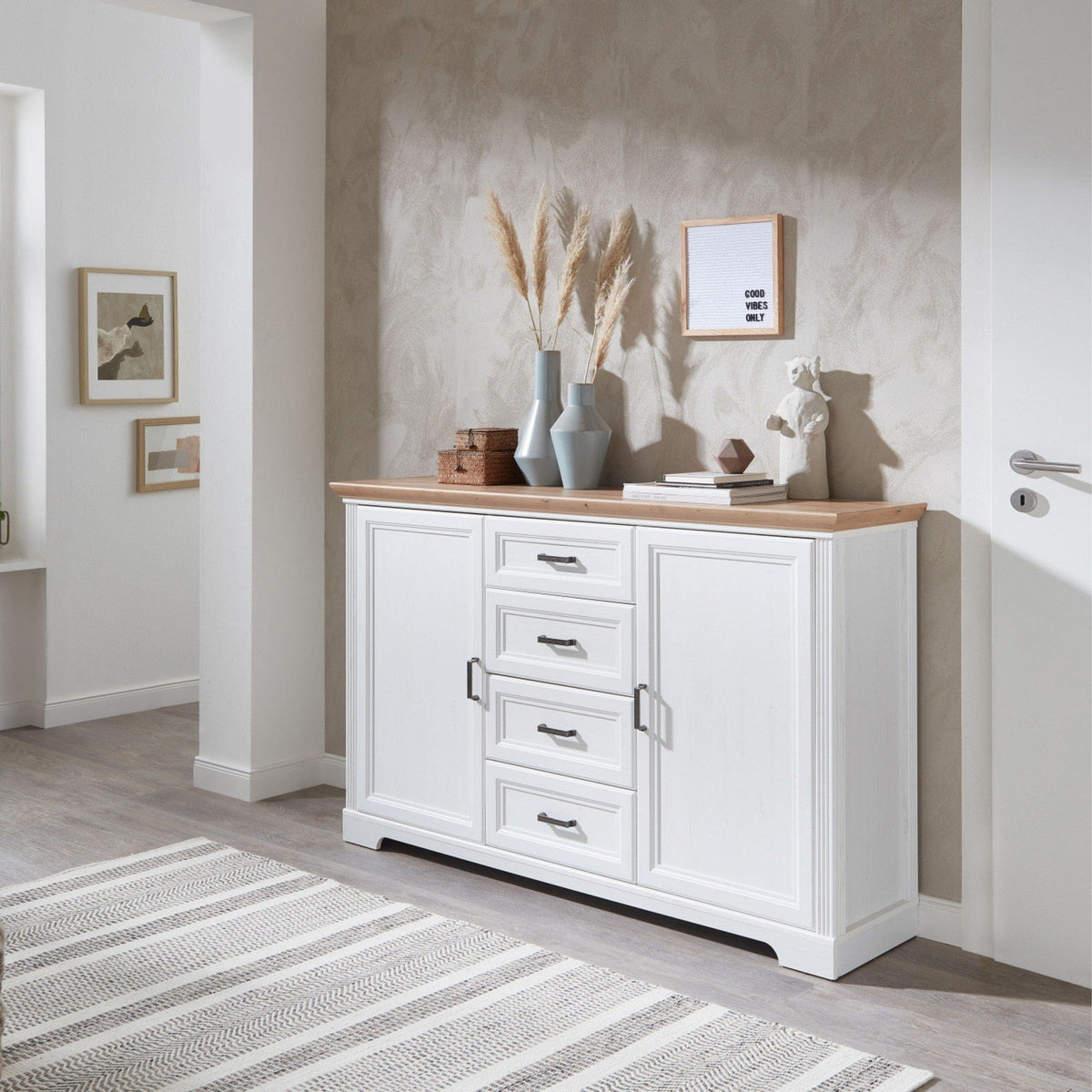 Comoda JASMIN, alb/stejar artisan, PAL, cu 2 usi si 4 sertare, 165x41x102 cm