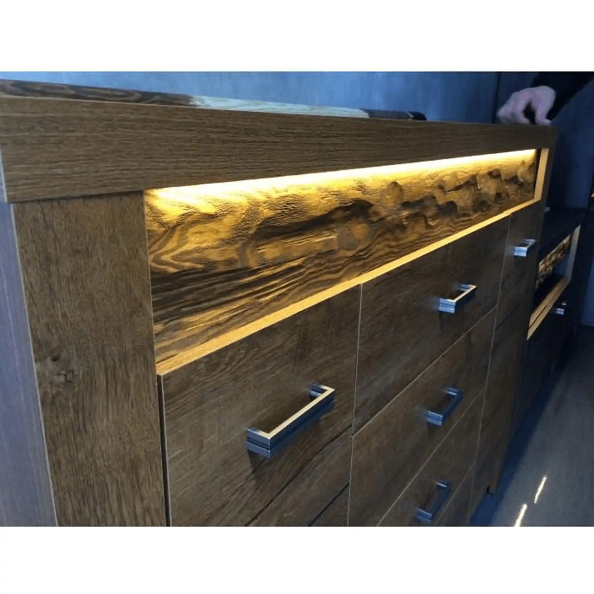 Comoda TV INFINITY I-09, frasin inchis, PAL melaminat/metal, cu iluminare LED, 137x42x53 cm