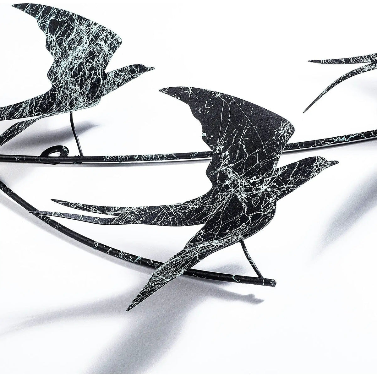 Decoratiune perete 930DYU1223, negru/alb, metal, 70x42 cm