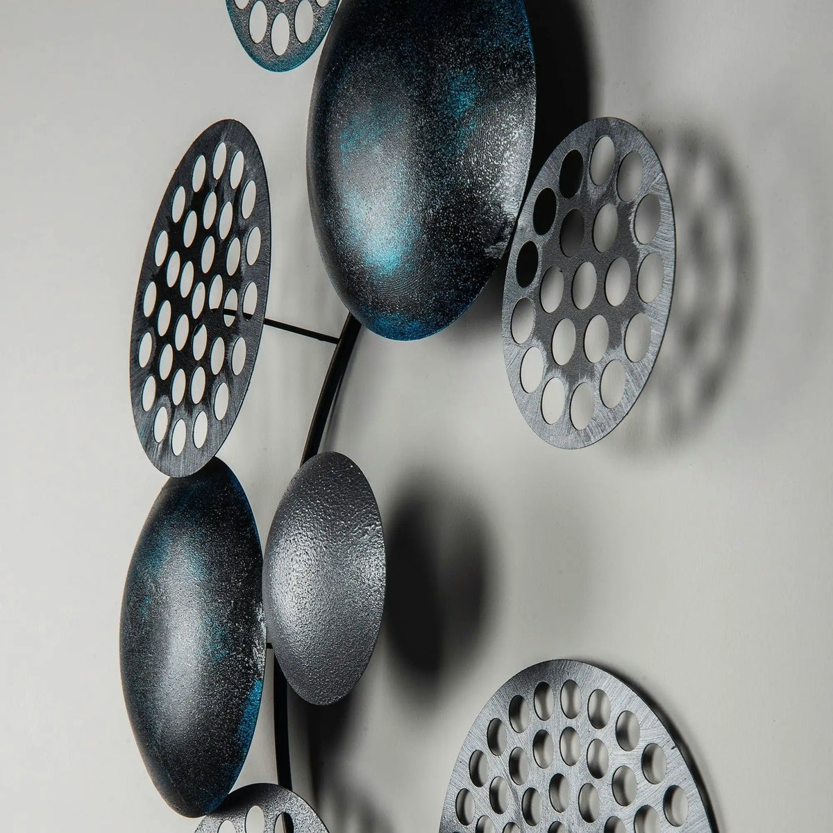 Decoratiune perete BRONTE-CH103-4, gri inchis/albastru, metal, 90x8x42 cm
