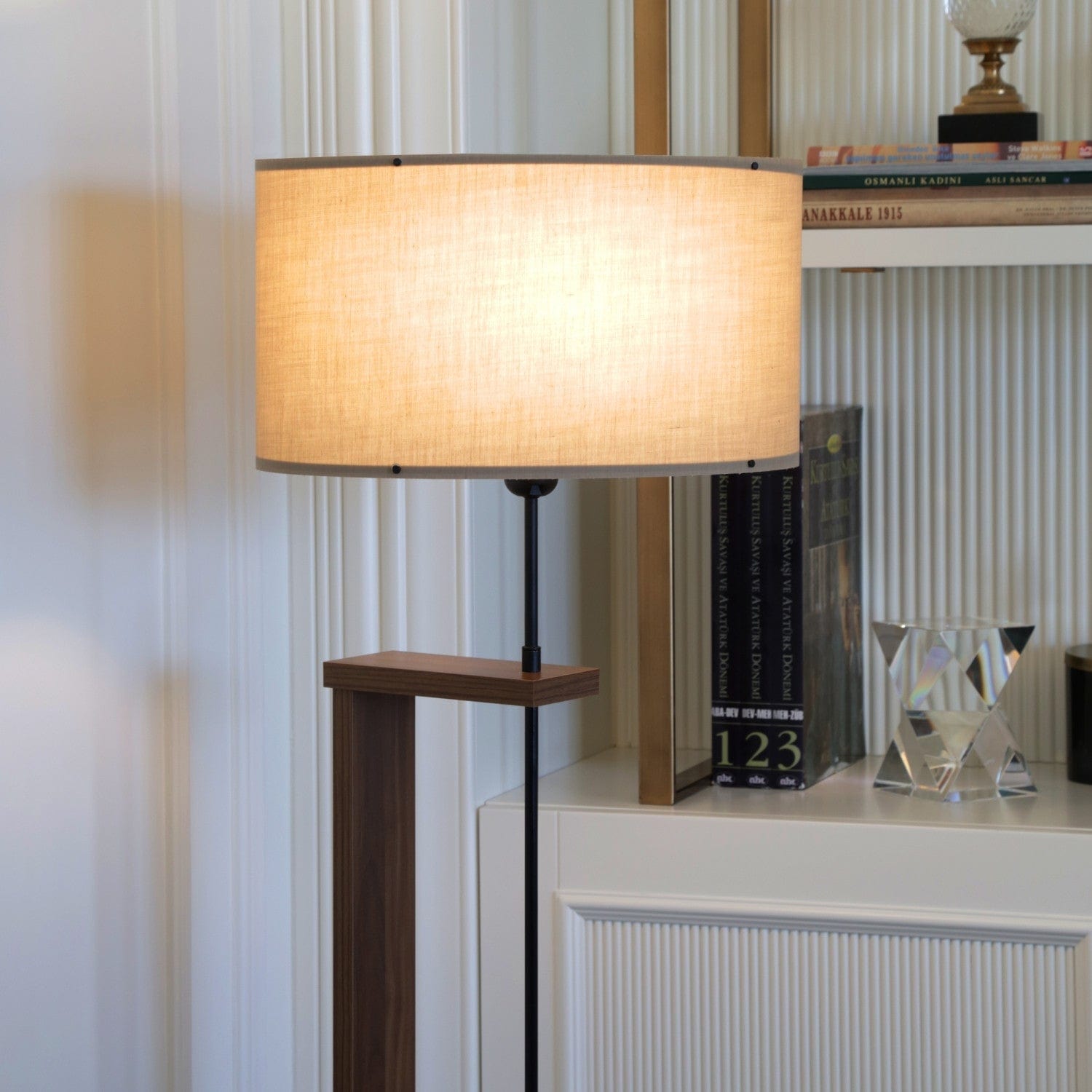 Lampadar AYD-3131, crem/nuc, lemn/material textil, 38x150 cm