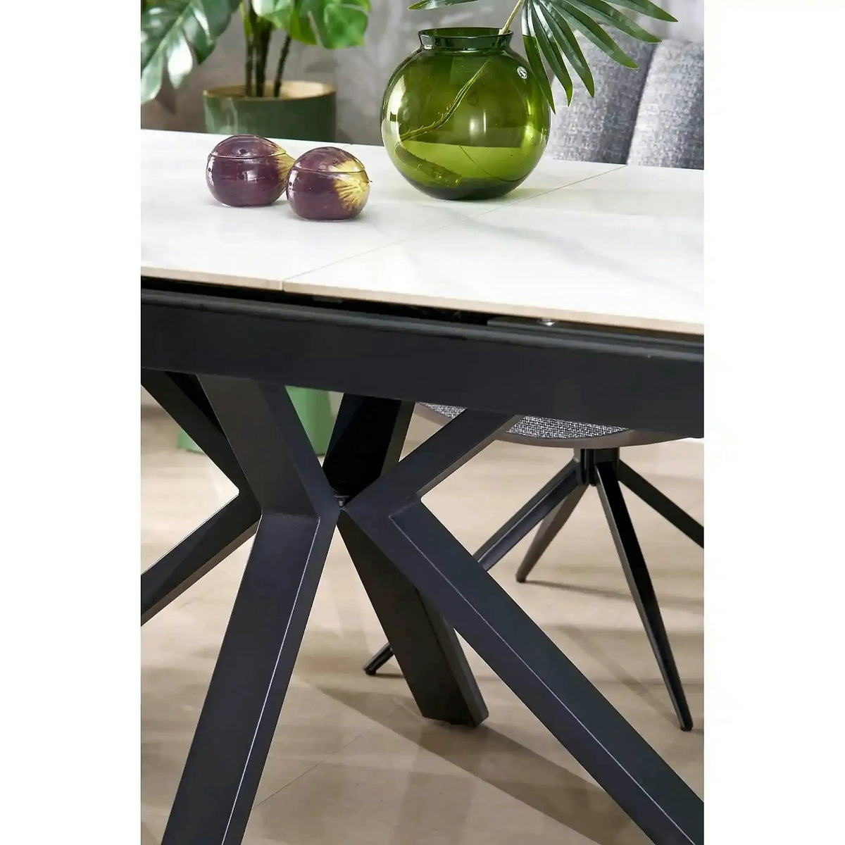 Masa extensibila PLATAN, alb cu efect de marmura/negru, piatra sinterizata/otel, 140/180x85x76 cm