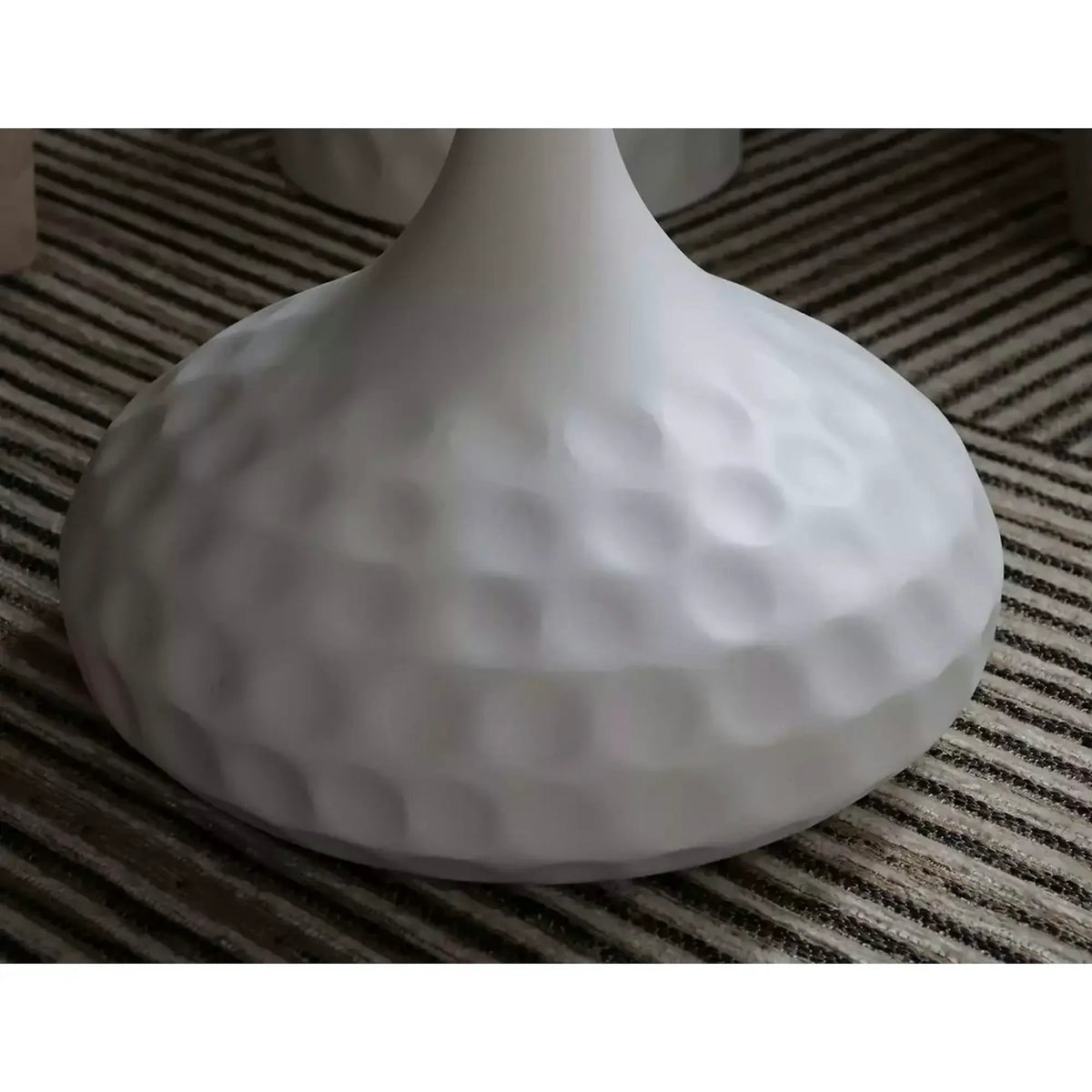 Masuta cafea SALO B, alb cu efect de marmura, ceramica/metal, 50x49 cm