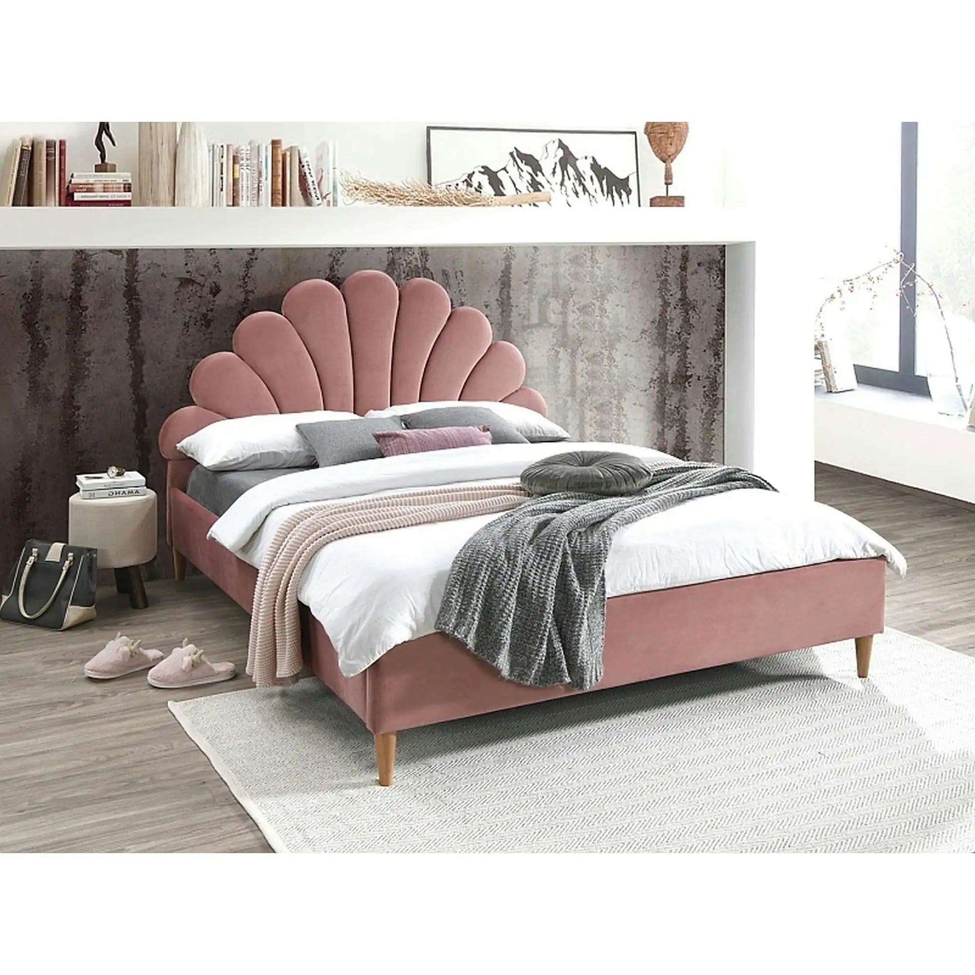 Pat dormitor fete SANTANA 160x200, stofa catifelata roz antic - Bluvel 52, cu somiera