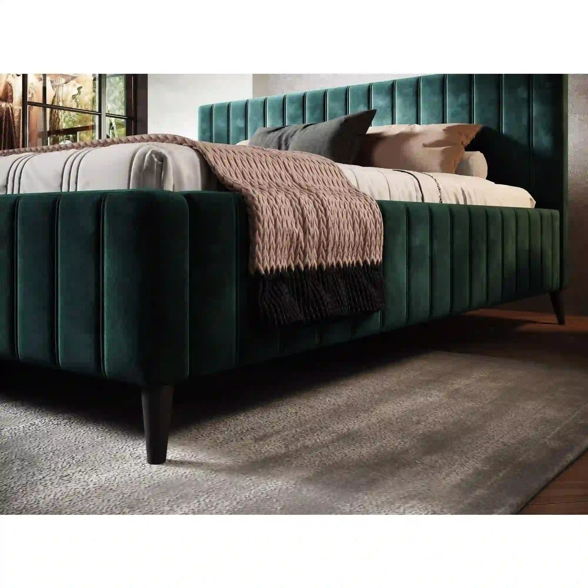 Pat MAGGIE SR 140x200, personalizabil materiale gama Premium, cu suport saltea si sistem de reglare