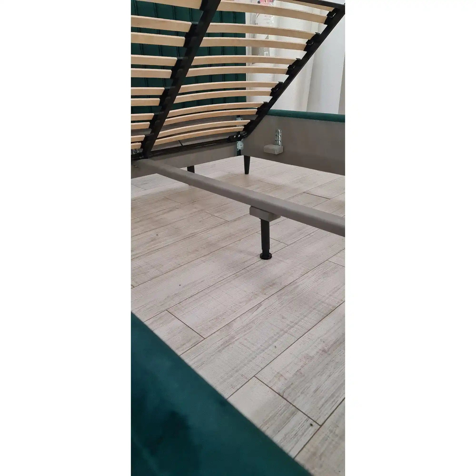 Pat NAOMI SR 180x200, personalizabil materiale gama Oferta Avantaj, somiera metalica si sistem de reglare a picioarelor