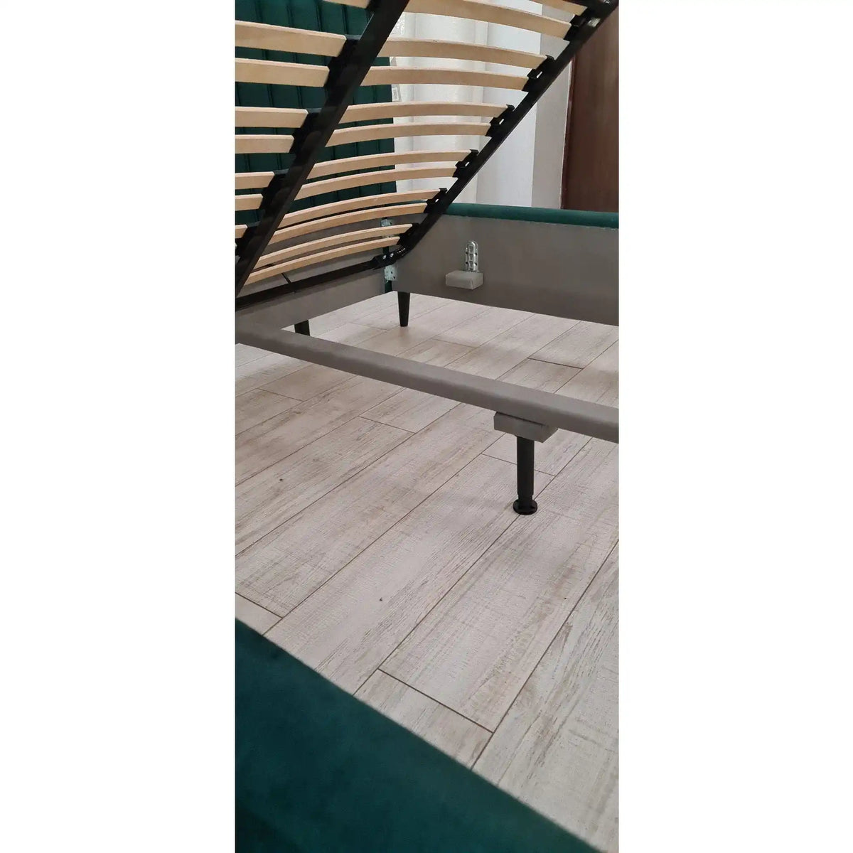 Pat RIVA SR 160x200, stofa catifelata violet - Whisper 14, Gama Premium, cu suport saltea si sistem de reglare