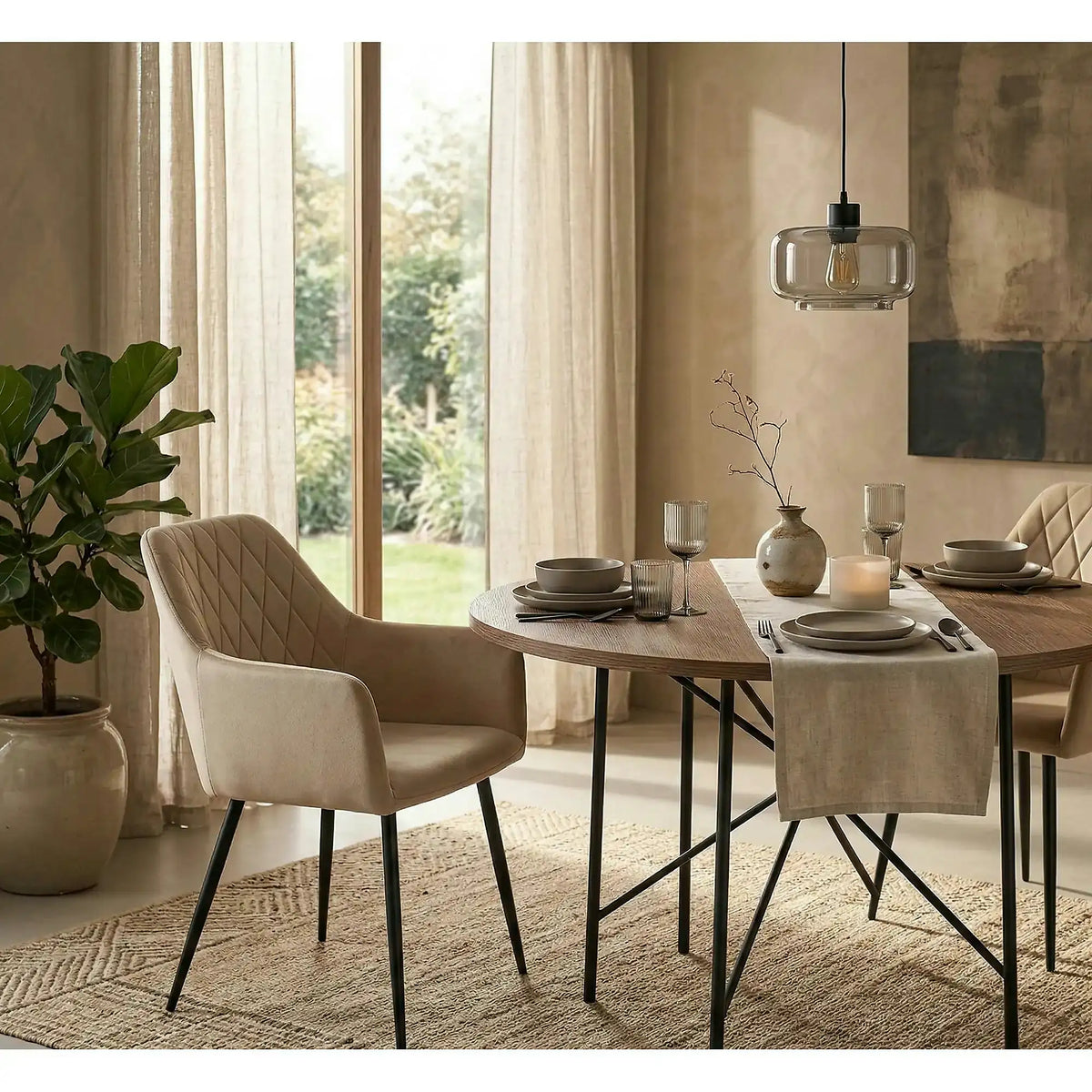 Scaun bej tapitat K558, bej/negru, stofa catifelata/metal, 59x60x86 cm