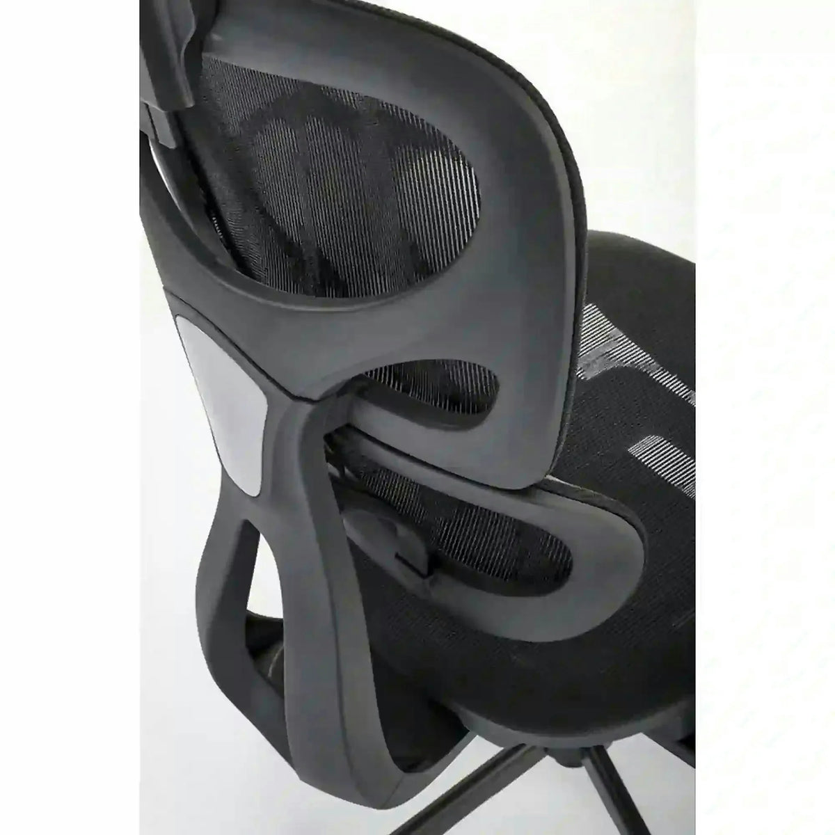 Scaun birou GOTARD, negru, stofa clasica, tetiera/cotiere reglabile, 71x75x114 cm