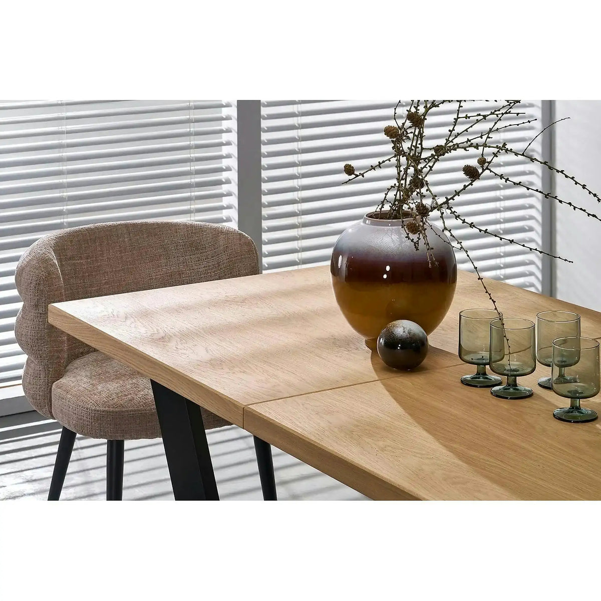 Scaun de sufragerie tapitat K575, bej - Cremona 14, stofa catifelata/otel, 62x64x79 cm
