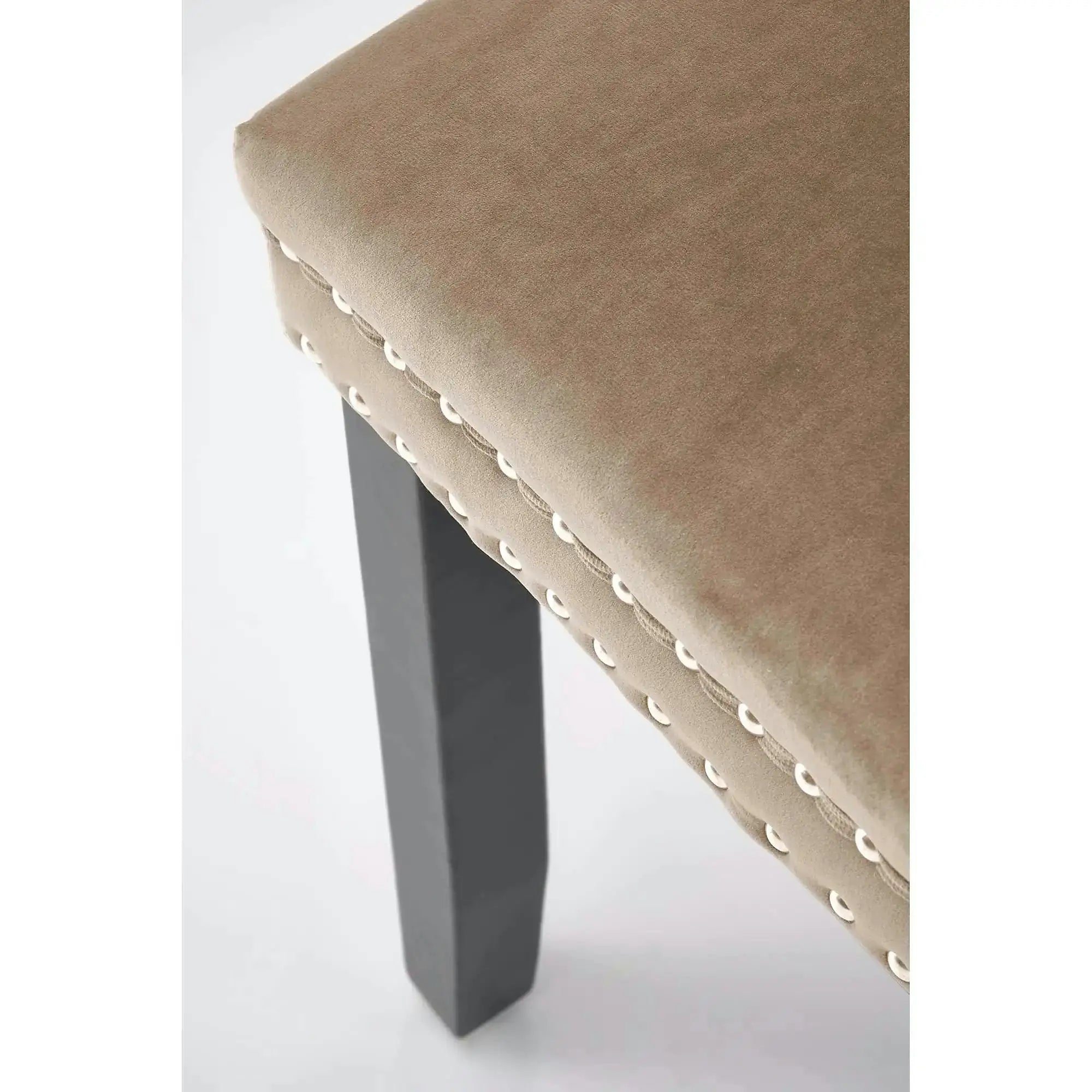 Scaun lemn masiv tapitat ALDA, bej/negru, stofa catifelata/lemn, 50x62x95 cm