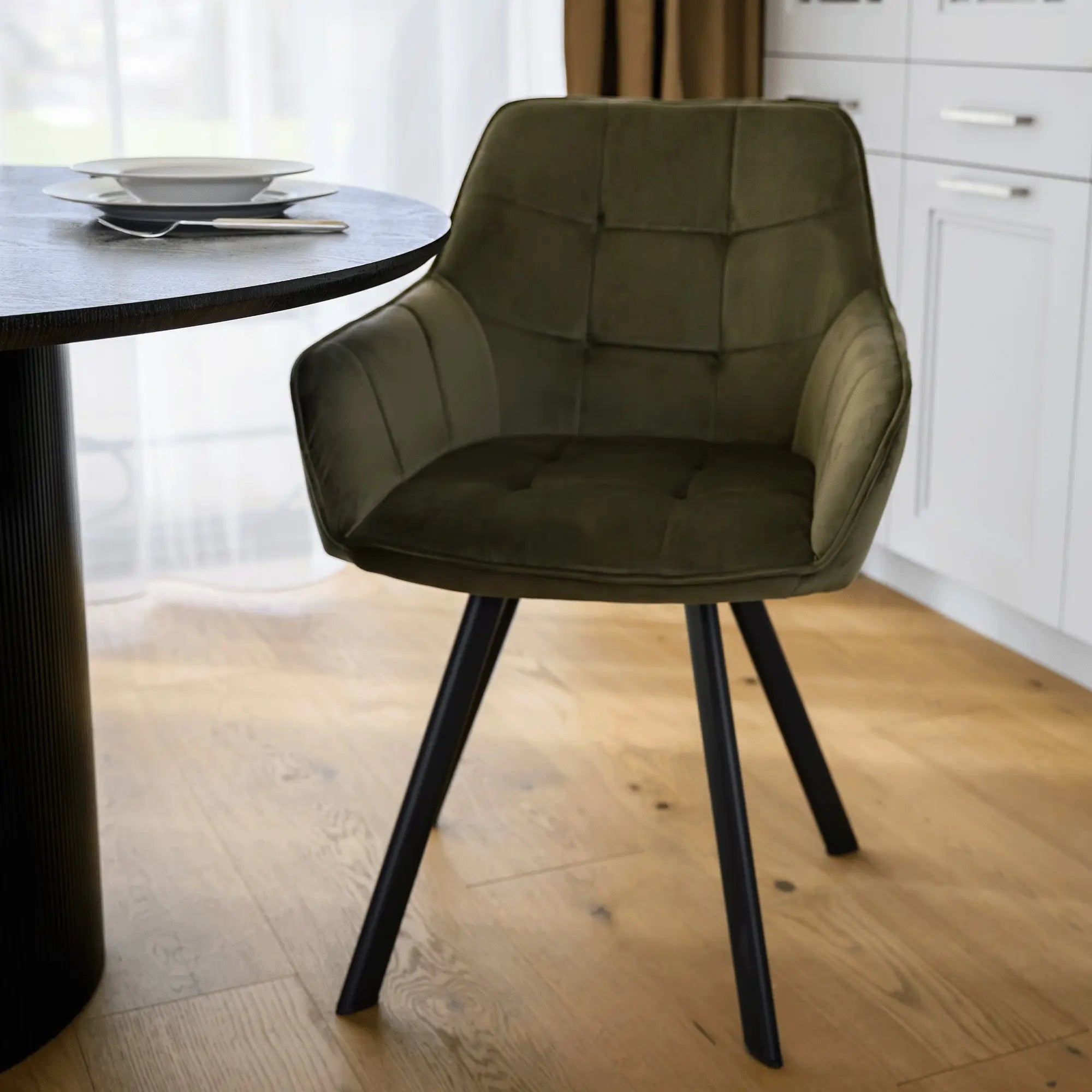 Scaun PETIN, stofa catifelata verde - Bluvel 77, 59x62x85 cm