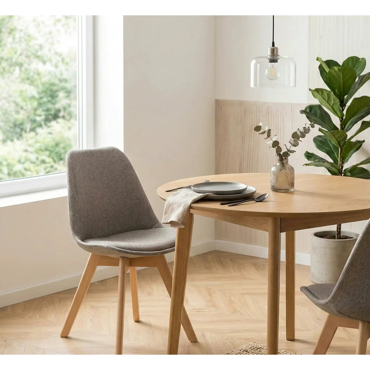 Scaun tapitat K303, gri deschis/stejar, stofa clasica/lemn, 48X54X83 CM