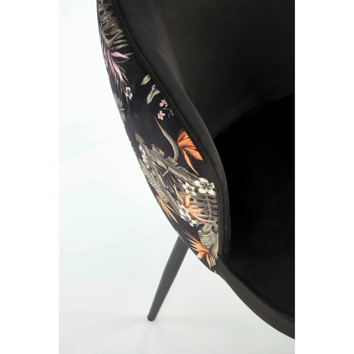 Scaun tapitat K506, negru, cu imprimeu floral, stofa catifelata, 55x60x82 cm