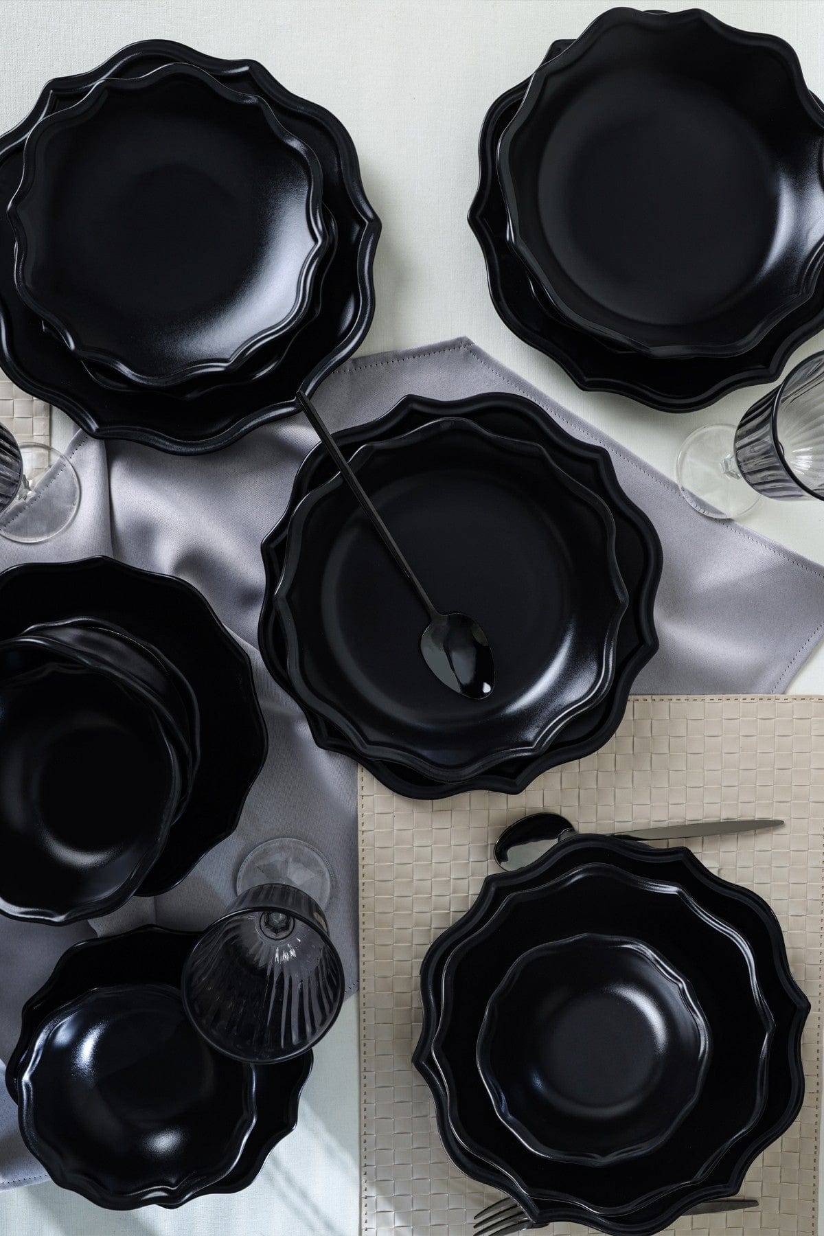 Set de cina 275KRM2341, 24 piese, negru mat, ceramica