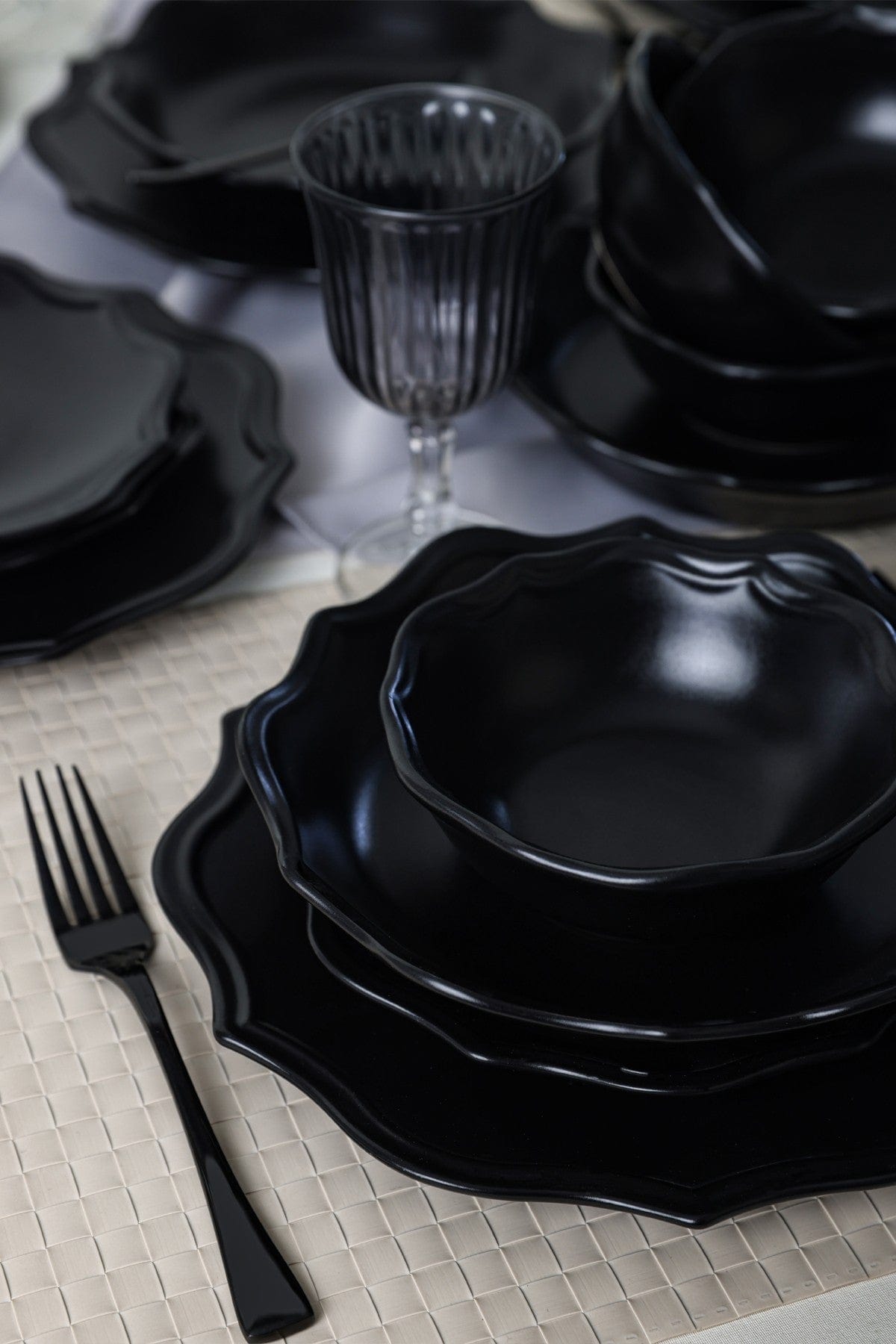 Set de cina 275KRM2341, 24 piese, negru mat, ceramica