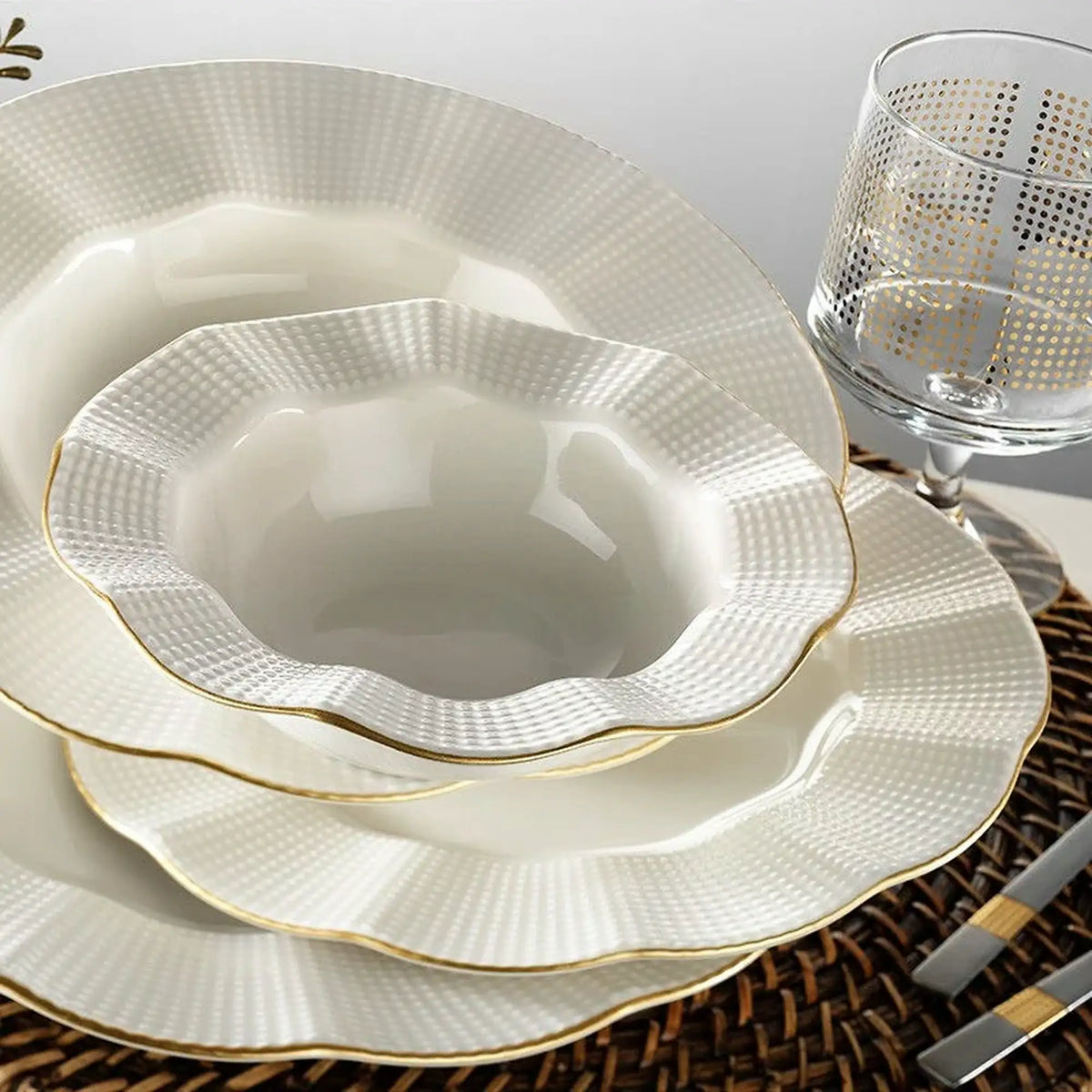 Set de cină MLN24Y2694R520, 24 piese, crem/auriu, porțelan