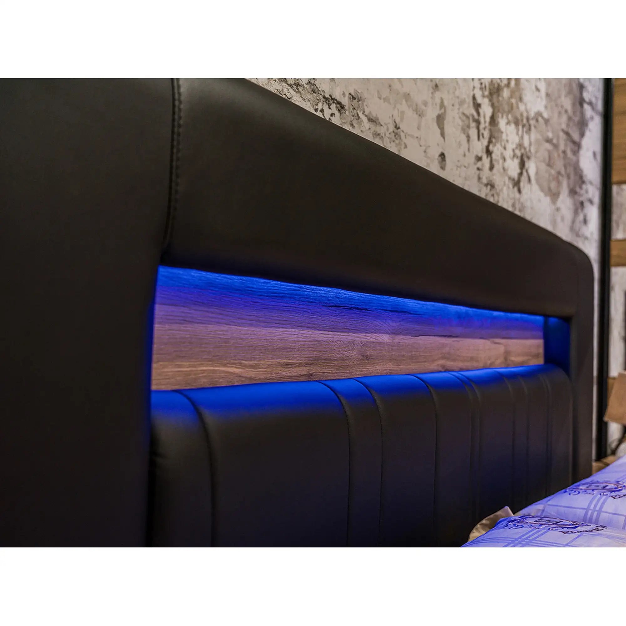 Set dormitor MOZART, negru/stejar, pat 160x200 cm, dressing, 2 noptiere, comoda, oglinda si iluminare LED