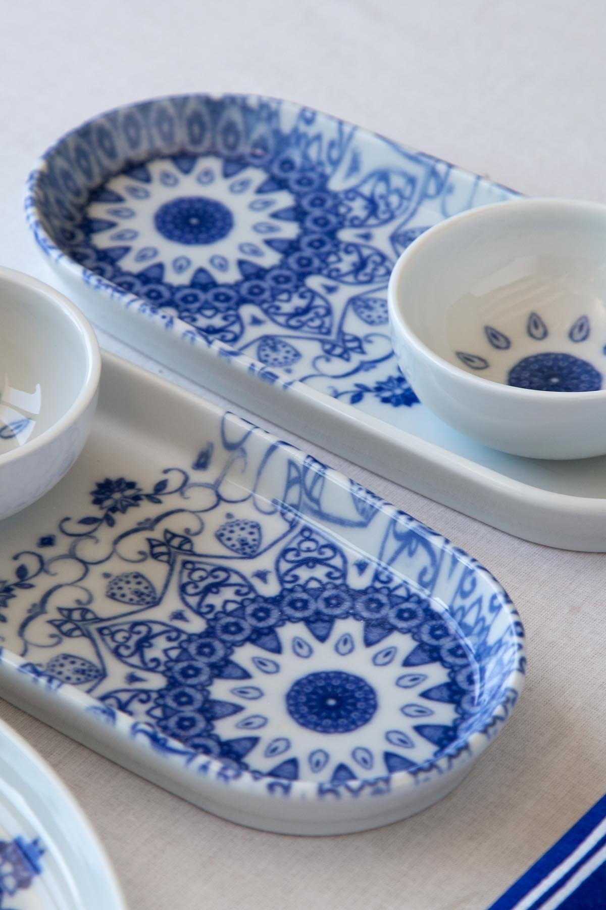 Set mic dejun 719KTP9890, 14 piese, albastru/alb, portelan