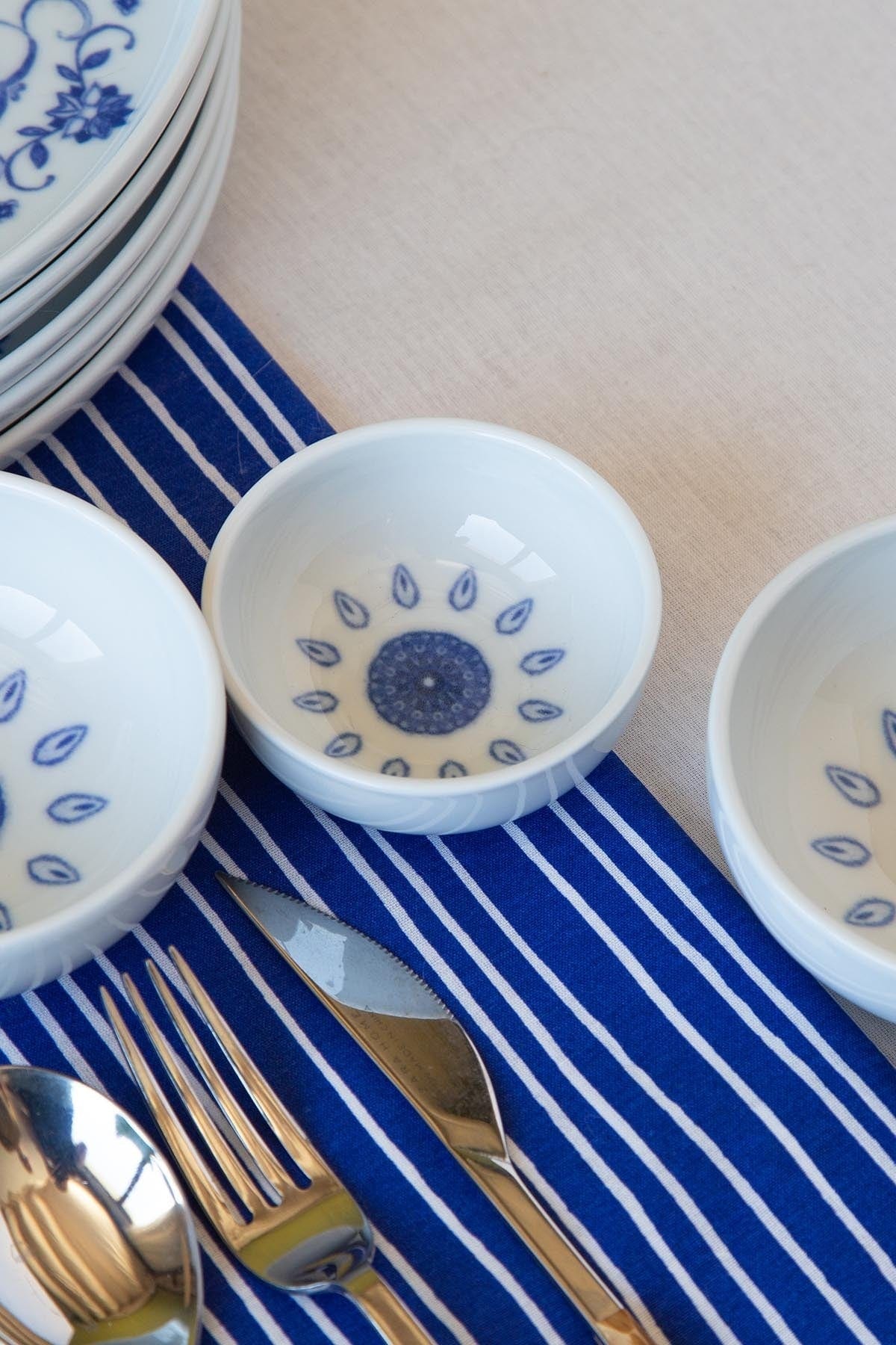 Set mic dejun 719KTP9890, 14 piese, albastru/alb, portelan