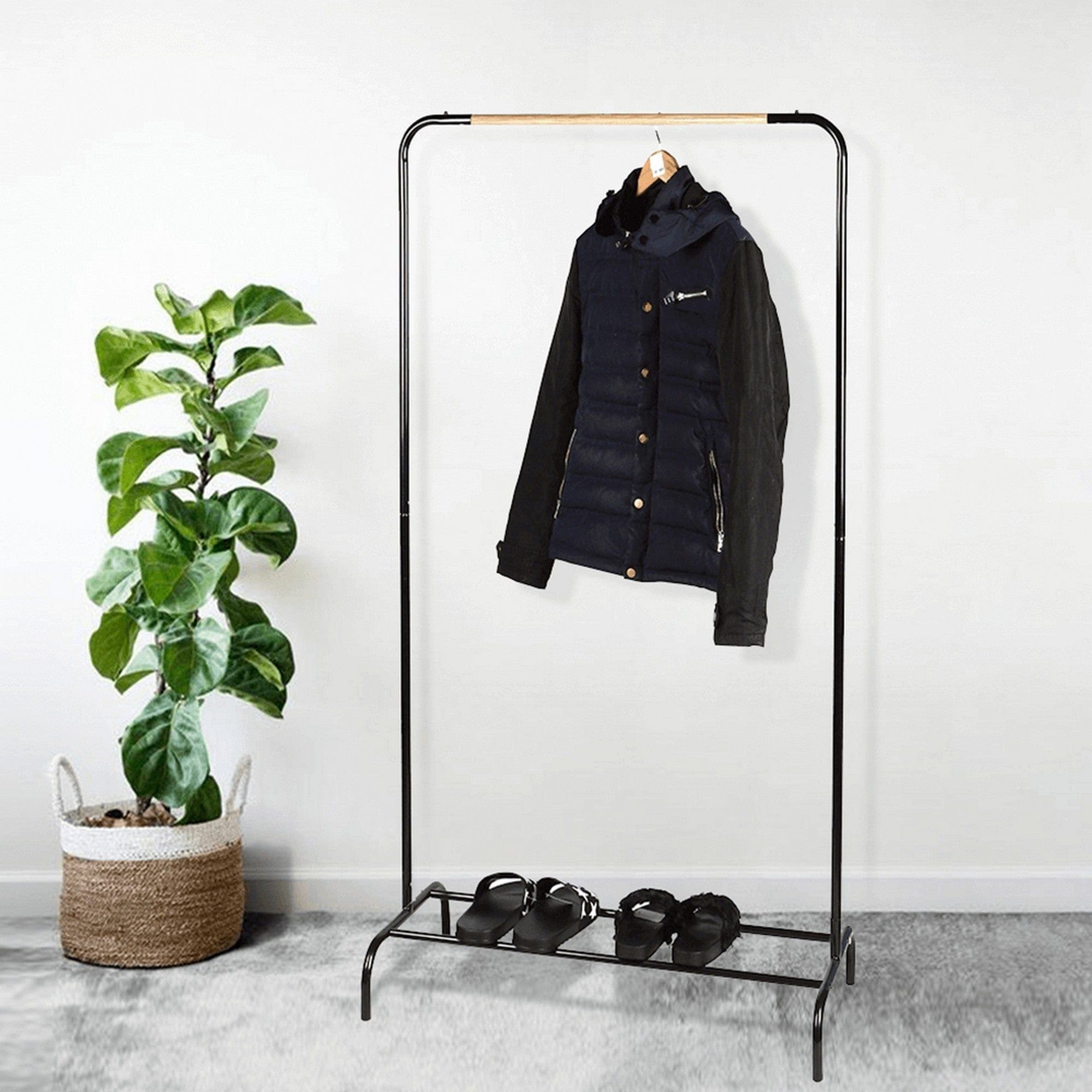 Stander haine RAPSO, negru, metal/lemn, 80x40x149 cm