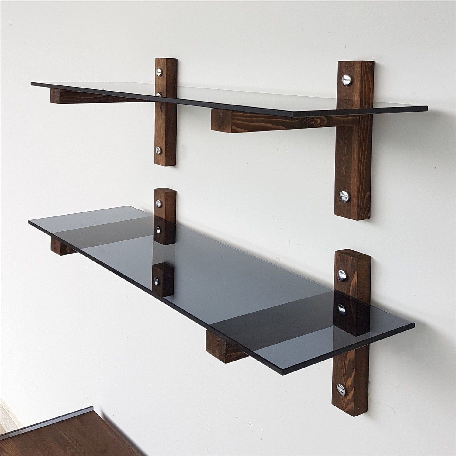 Set 2 polite R202, fumuriu/nuc, sticla/lemn de pin, 85x25x25 cm