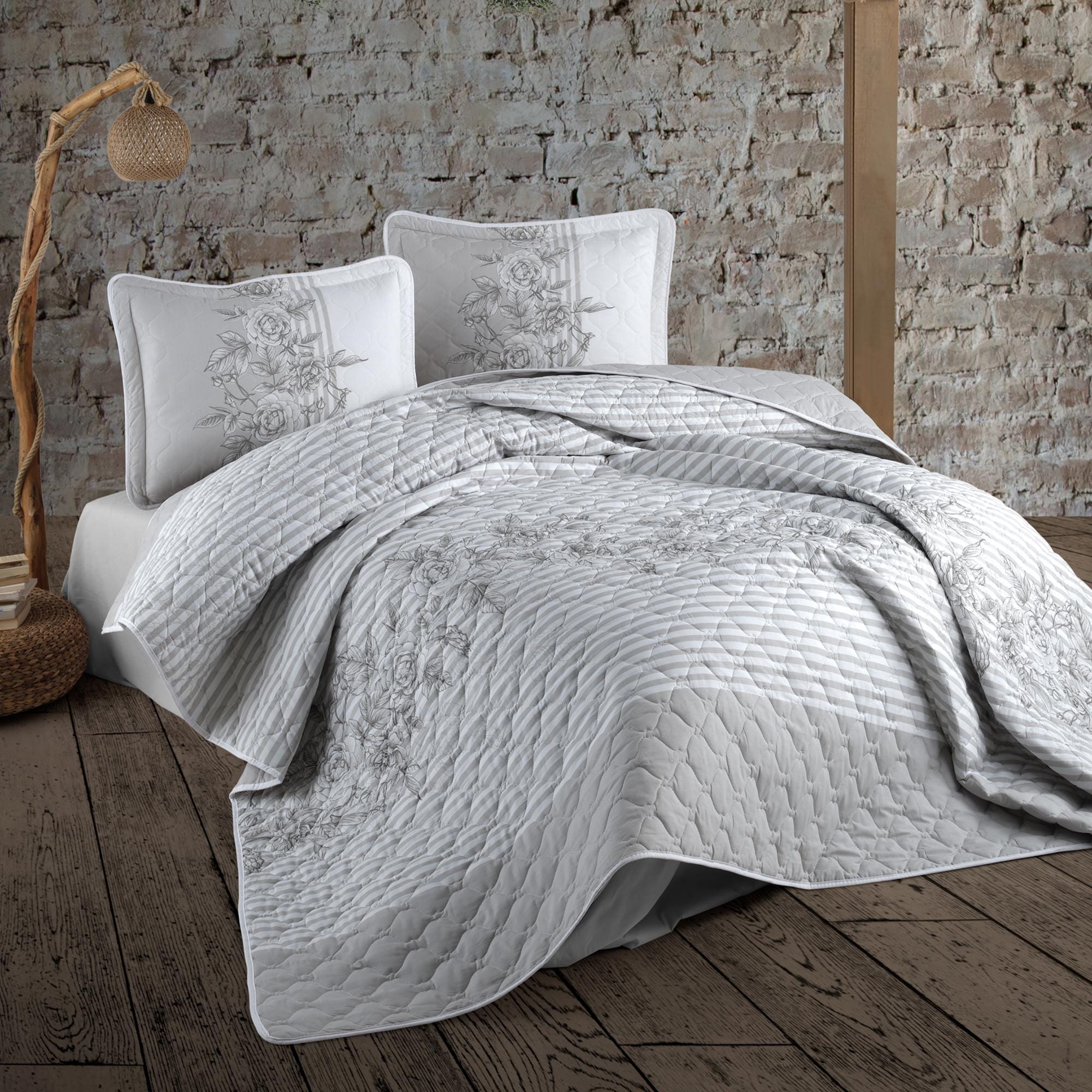 Set cuvertura matlasata pat dublu LATINA, crem/gri, bumbac, 240x260 cm, cu 2 fete de perna