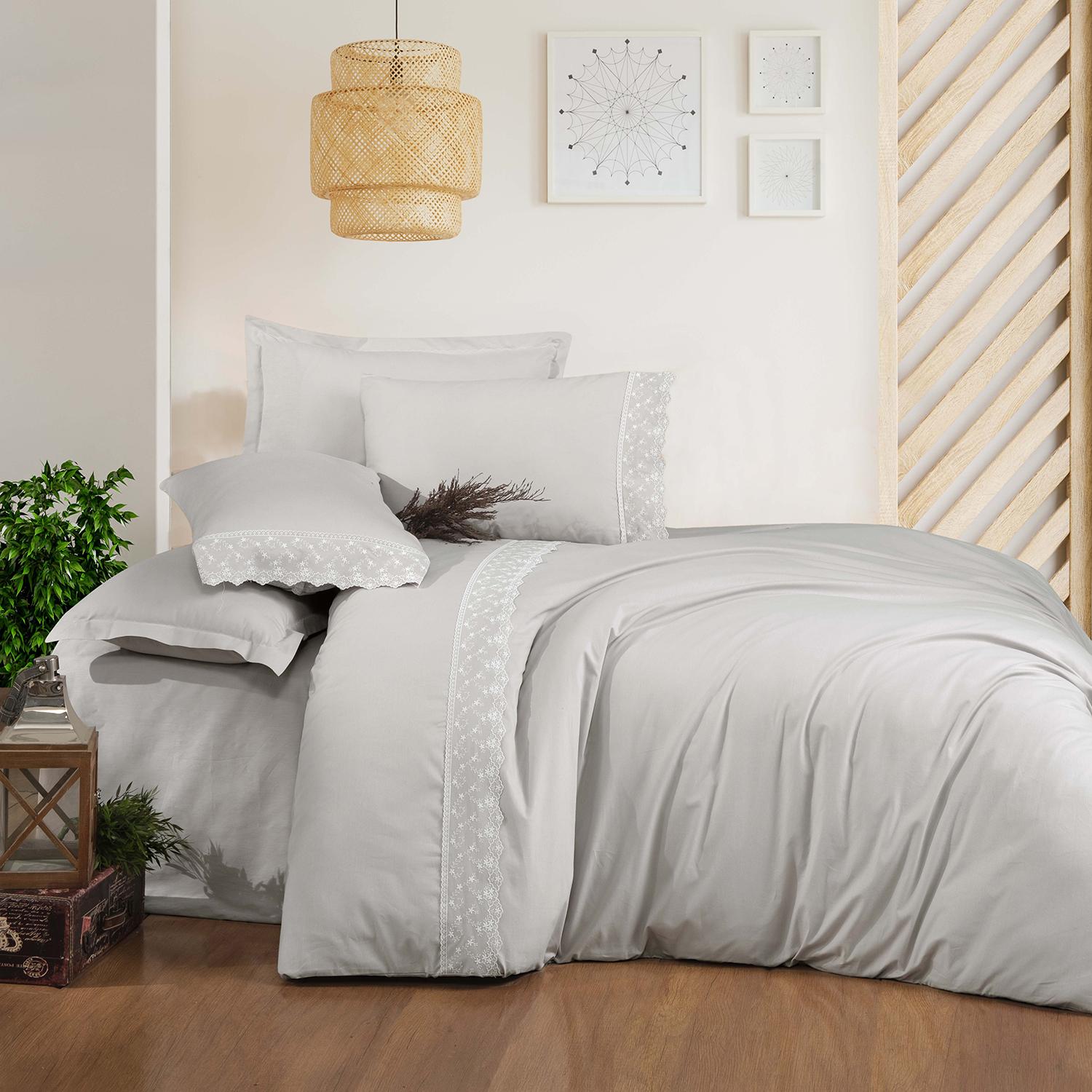 Set lenjerie pat butique BRITTA-V3, bumbac, gri, 240x260 cm, cu cearceaf pat, cearceaf pilota si 2 fete de perna