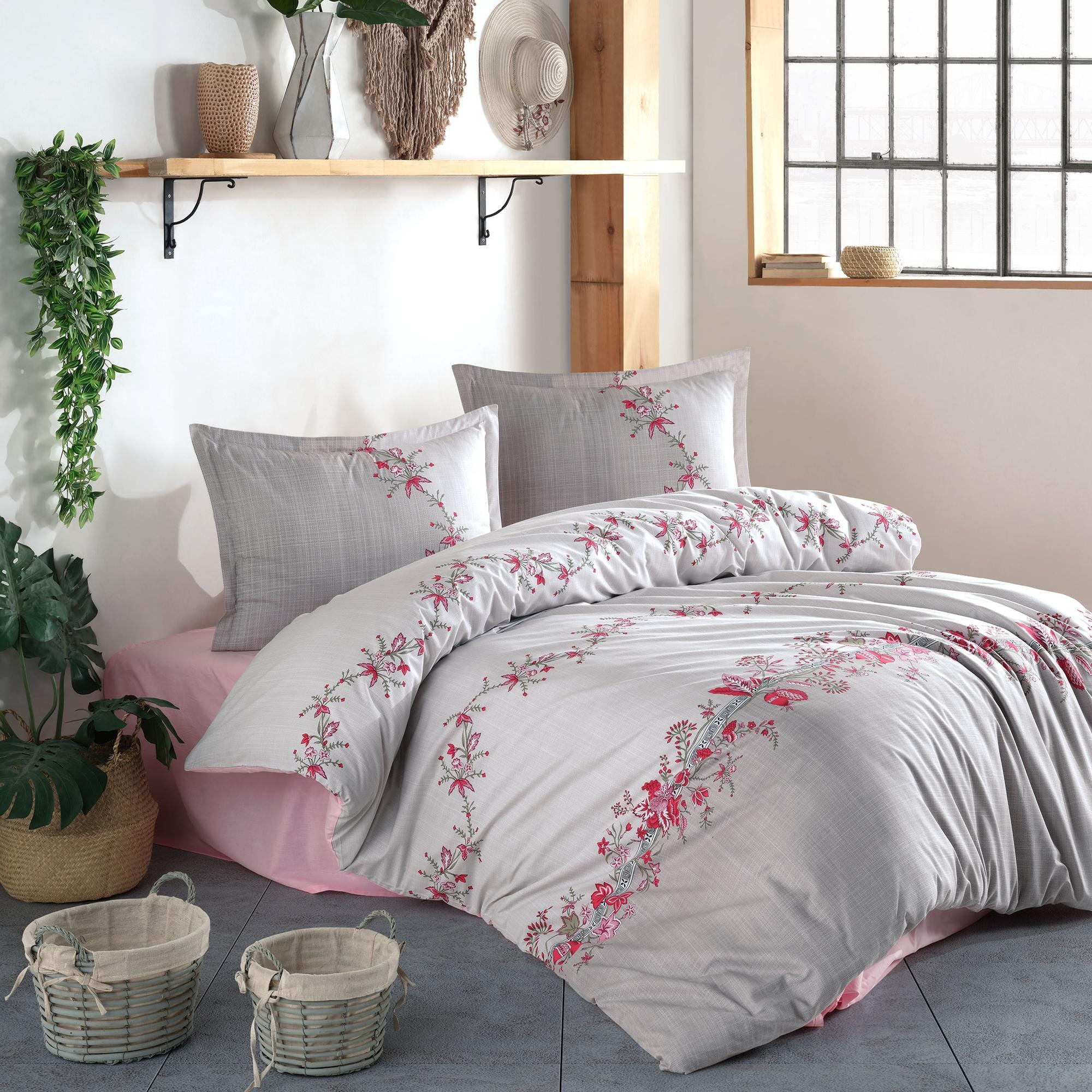 Set lenjerie pat clasy king size LORINDA, bumbac, alb/roz/gri, 240x260 cm, cu cearceaf pat, cearceaf pilota si 2 fete de perna