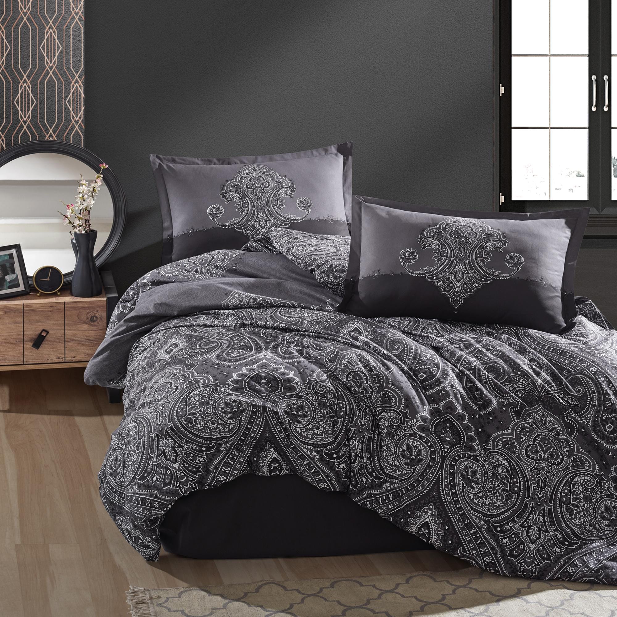 Set lenjerie pat clasy king size PULSE V1, bumbac, negru/gri, 240x260 cm, cu cearceaf pat, cearceaf pilota si 2 fete de perna