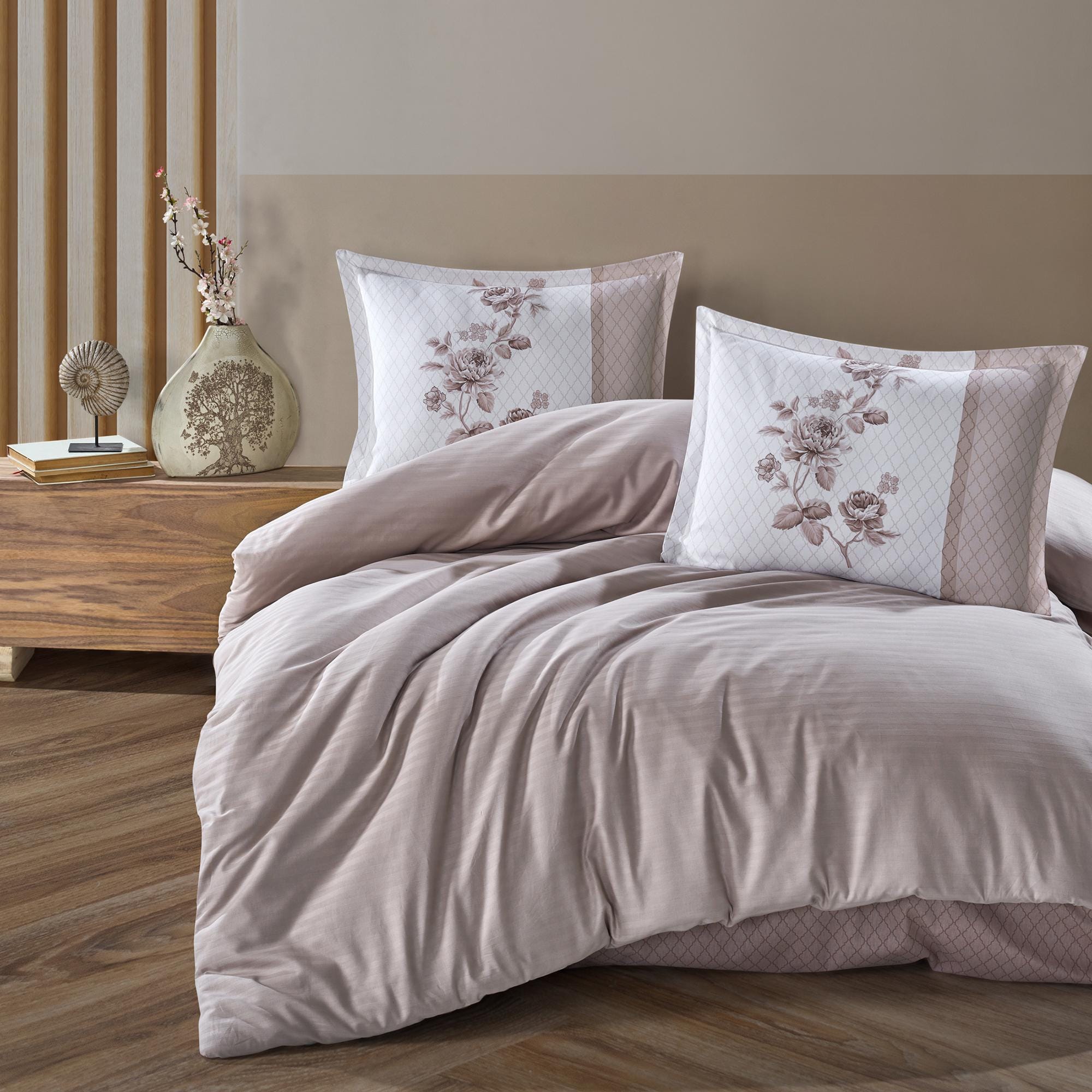 Set lenjerie pat clasy king size SUAVE V2, bumbac, alb/bej, 240x260 cm, cu cearceaf pat, cearceaf pilota si 2 fete de perna