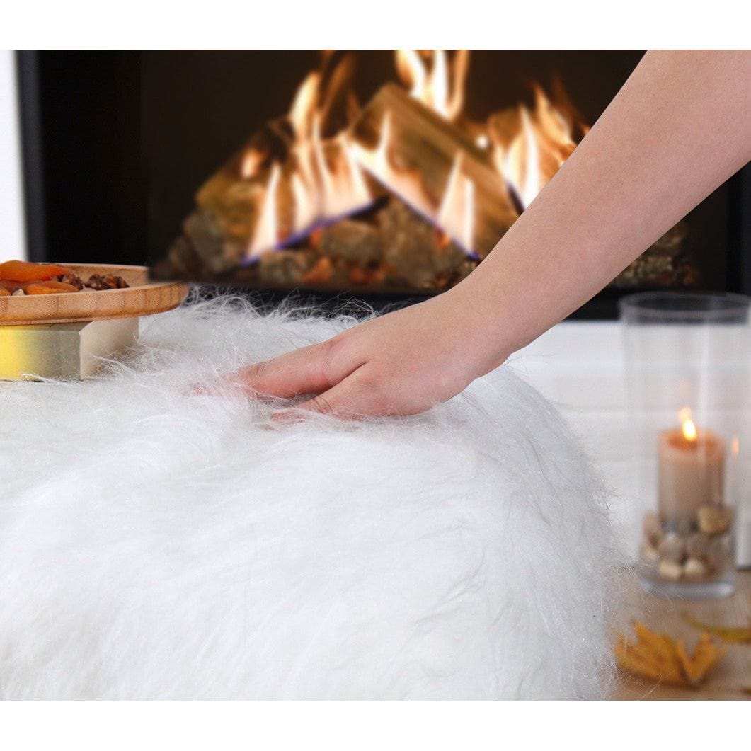 Taburet DEER, alb/stejar, blana artificiala/lemn, 50x42x45 cm