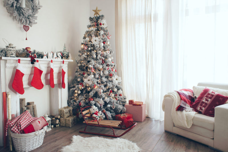 Idei pentru decorarea livingului de Crăciun: cum alegem bradul și ornamentele - ACAJU 