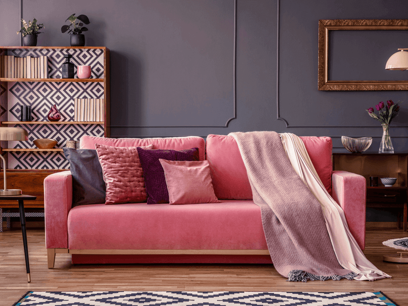 Canapea roz în living: cum o integrăm într-un decor spectaculos - ACAJU 