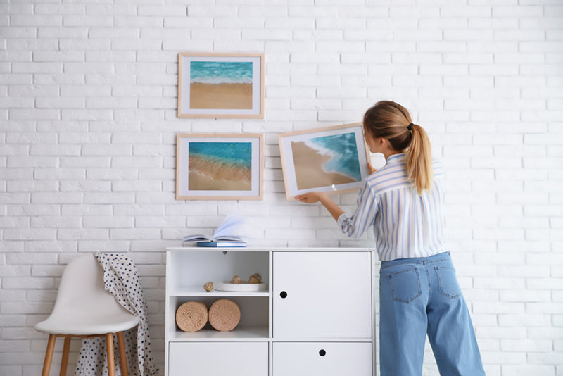 Gata să faci o schimbare în propria casă? 7 idei smart pentru a așeza tablourile pe pereț - ACAJU 