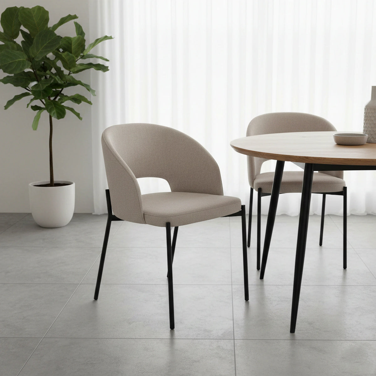 Scaun dining modern K373, bej/negru, stofa clasica/metal, 51x57x77 cm