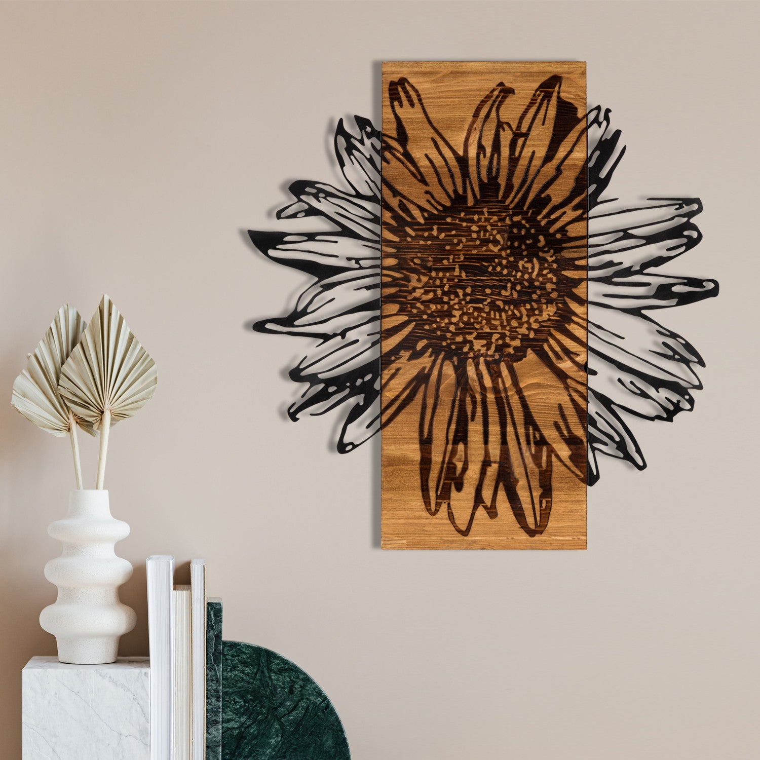 Accesoriu decorativ din lemn de perete, Daisy, Negru / Nuc