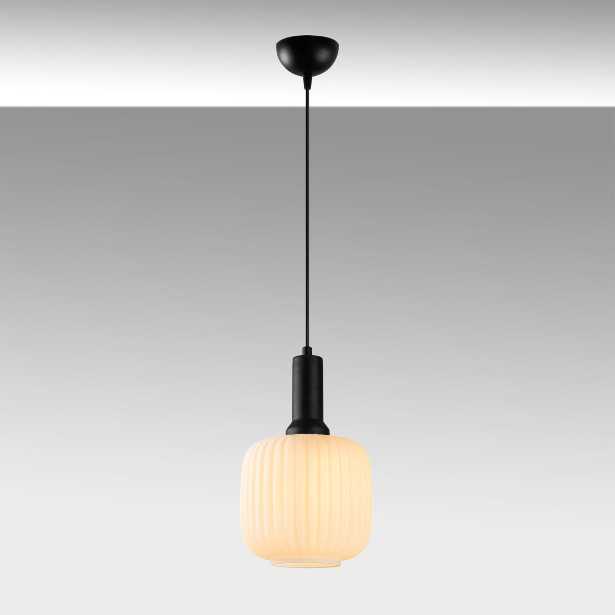 Candelabru, Asker - 15187, Negru