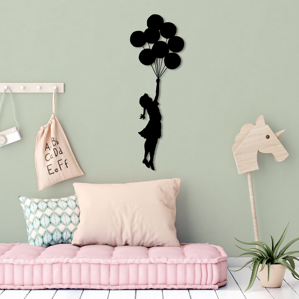 Accesoriu decorativ metalic de perete, Banksy - 12, Negru