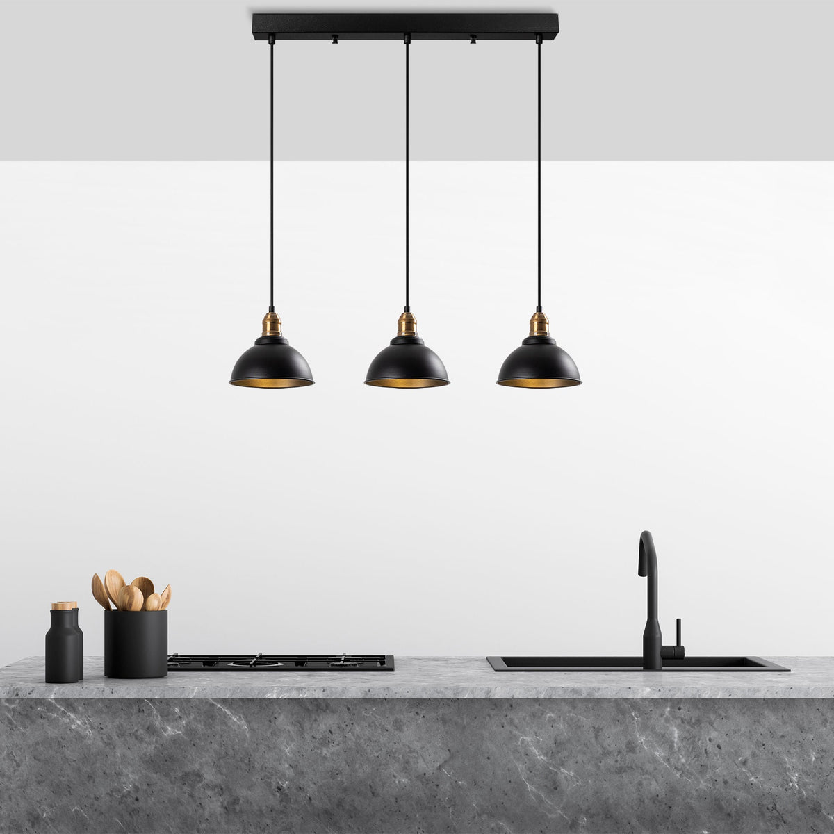 Candelabru, Varzan - 10860, Negru / Antic