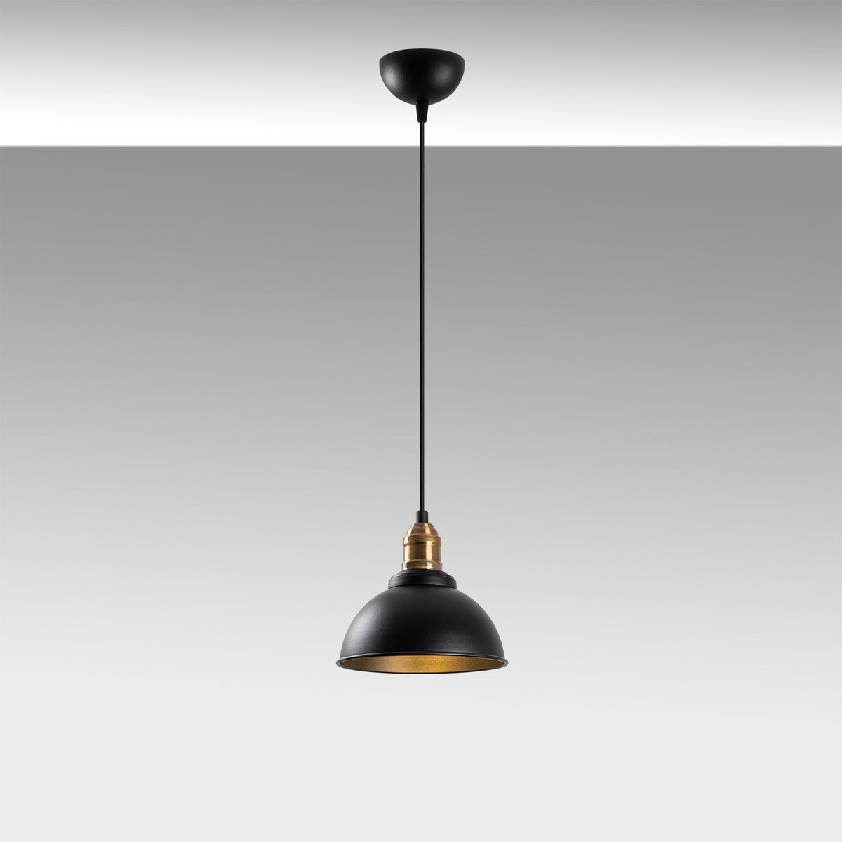 Candelabru, Varzan - 10830, Negru / Antic